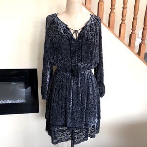 Elie Tahari gray velvet on black long sleeve dress